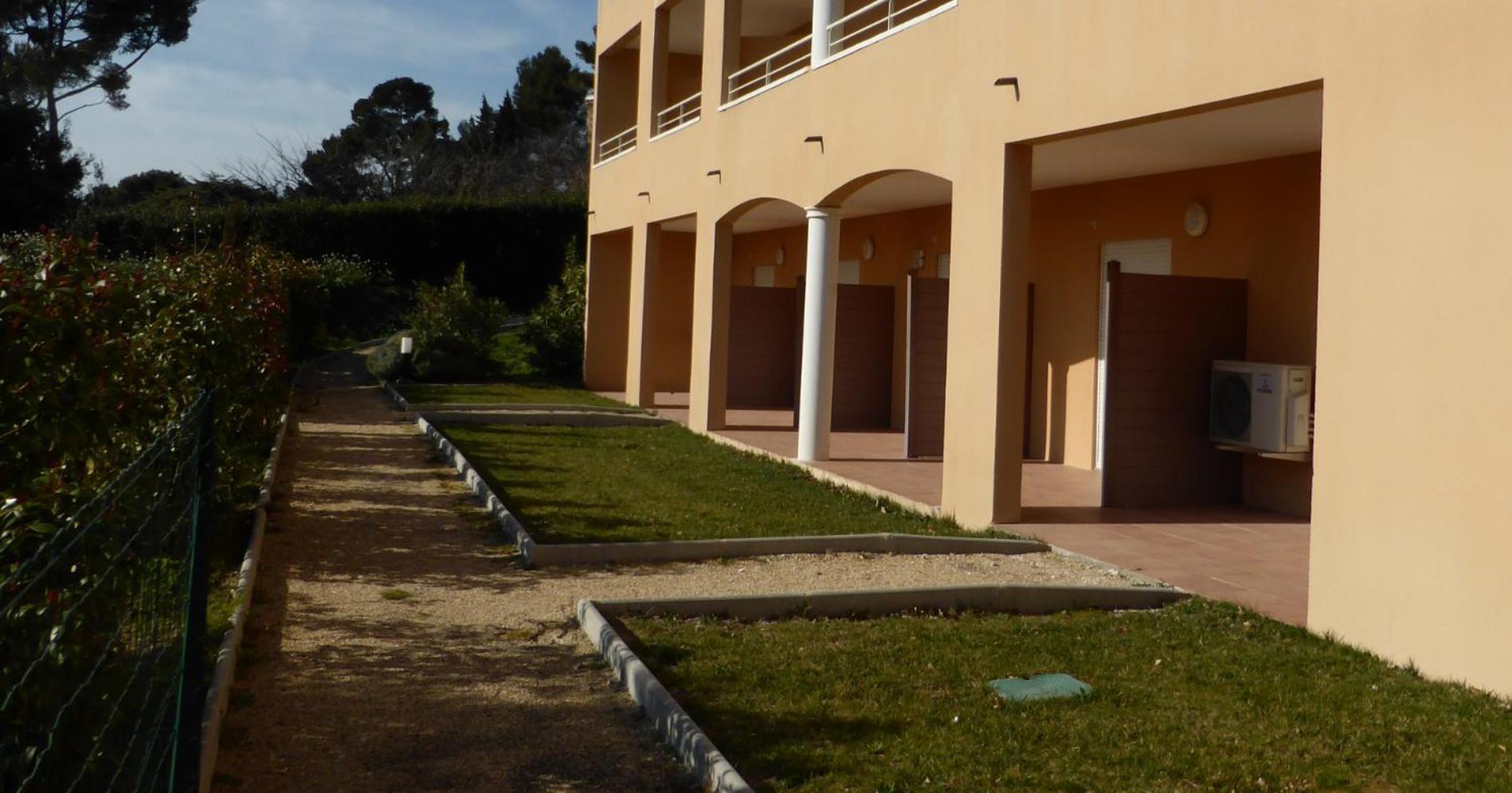 The Originals City, Hotel Cote Sud, Marseille Est Allauch Exterior foto