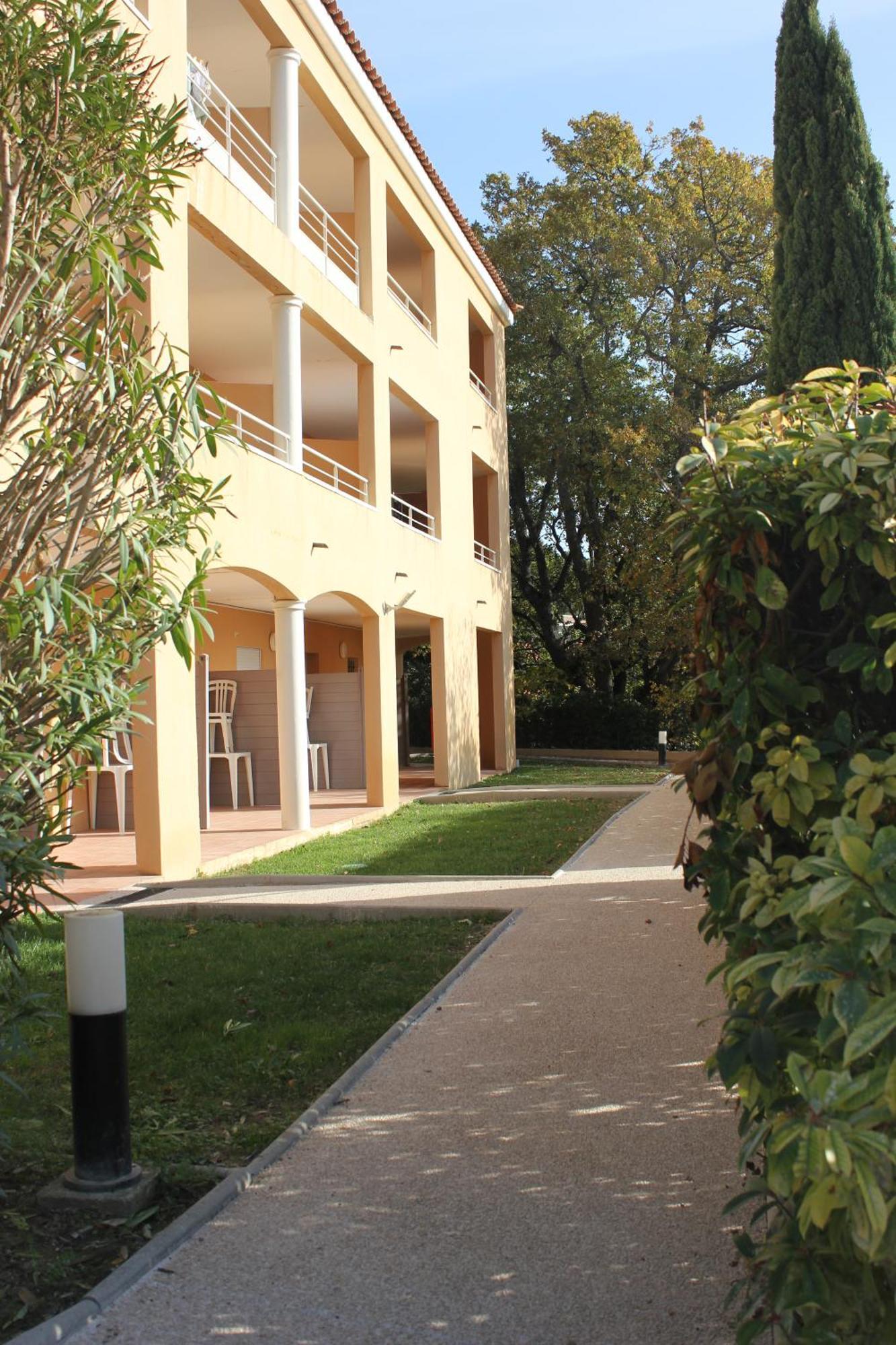 The Originals City, Hotel Cote Sud, Marseille Est Allauch Exterior foto